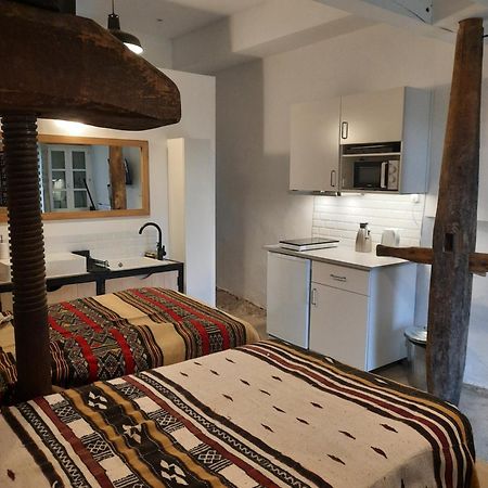 Dormir Au Pressoir Montagnieu  Exteriör bild